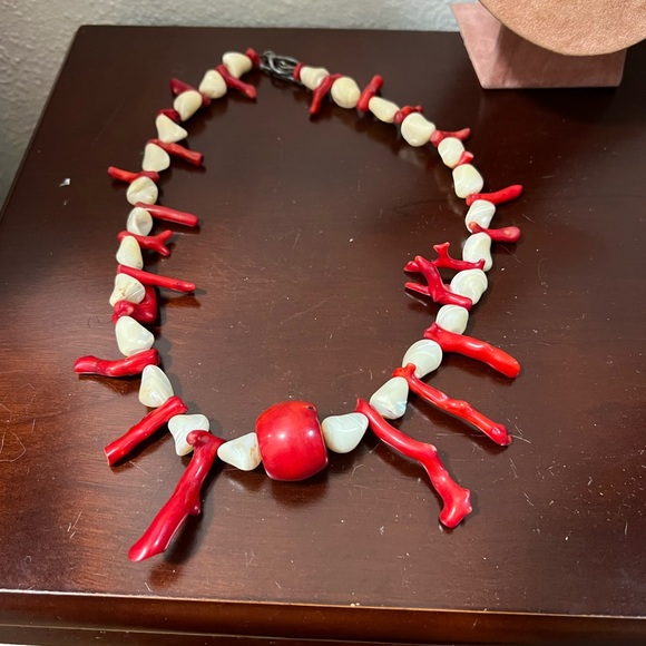 Necklace coral - Picture 1 of 2